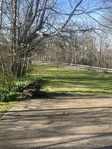 1763 Highway 166, N, Mount Pleasant, TN 38474