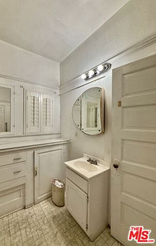 1473 W 47th Street, Los Angeles, CA 90062