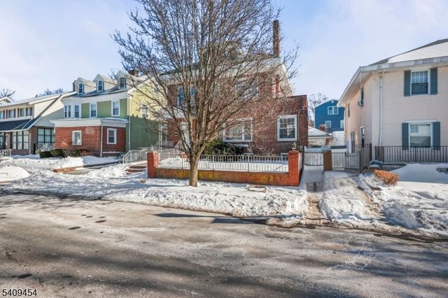 82 Girard Pl, Newark City, NJ 07108