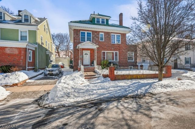 82 Girard Pl, Newark City, NJ 07108