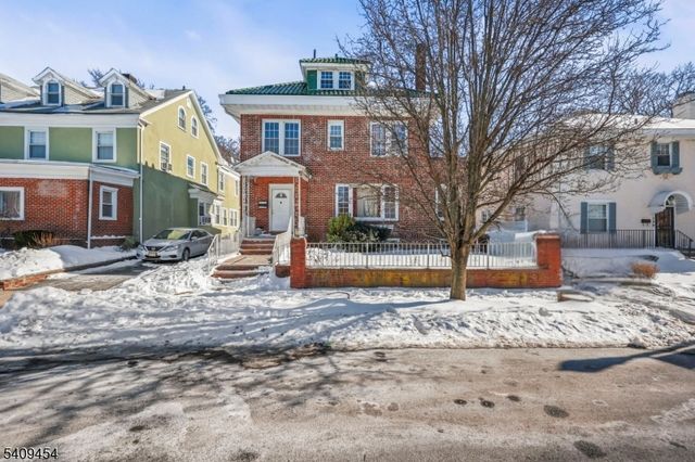 82 Girard Pl, Newark City, NJ 07108