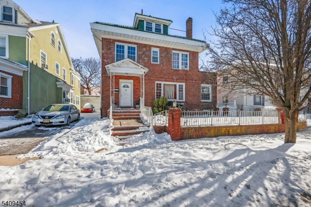 82 Girard Pl, Newark City, NJ 07108