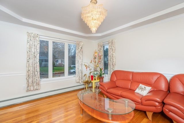 20 Teaberry Ln 1, Braintree, MA 02184