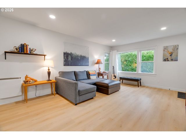 19 Ne 148TH Ave, Portland, OR 97230