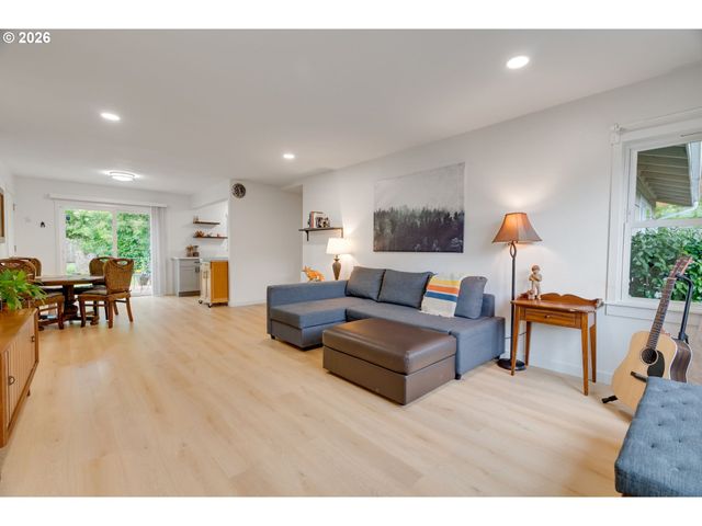 19 Ne 148TH Ave, Portland, OR 97230