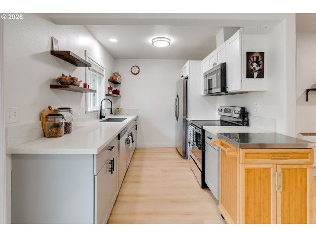 19 Ne 148TH Ave, Portland, OR 97230