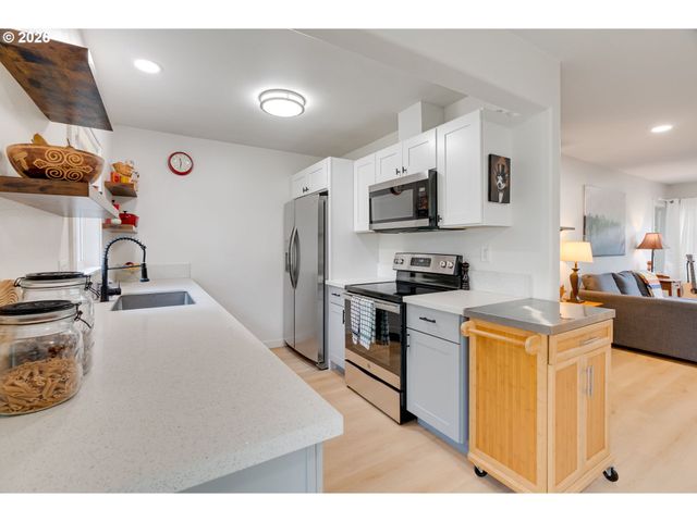 19 Ne 148TH Ave, Portland, OR 97230