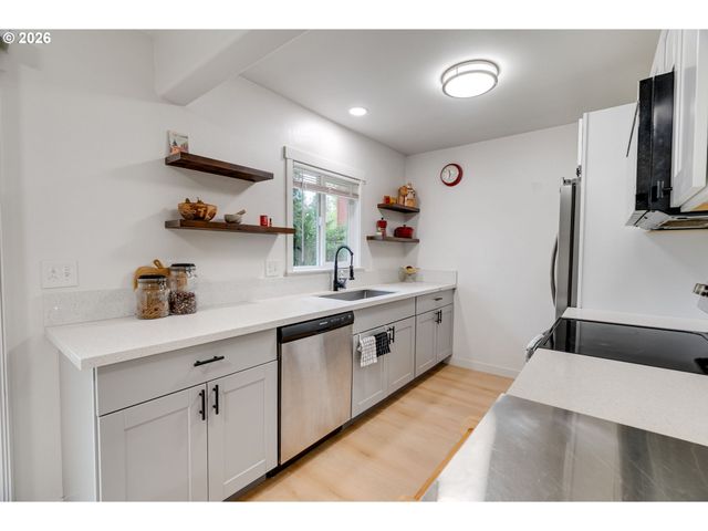 19 Ne 148TH Ave, Portland, OR 97230