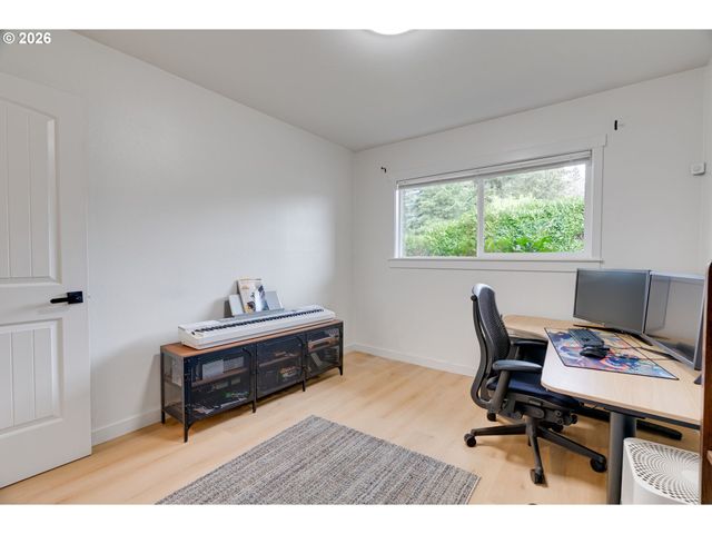 19 Ne 148TH Ave, Portland, OR 97230