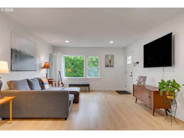 19 Ne 148TH Ave, Portland, OR 97230