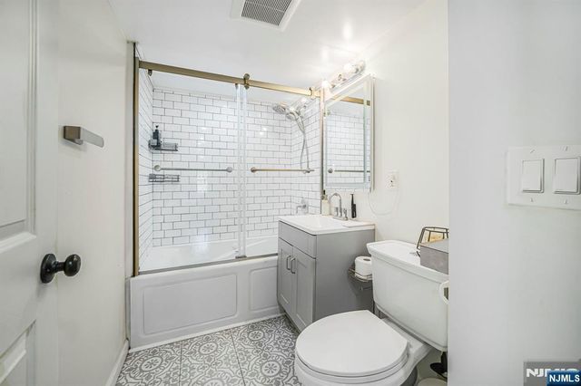 33 Cathy Avenue, Hawthorne, NJ 07506