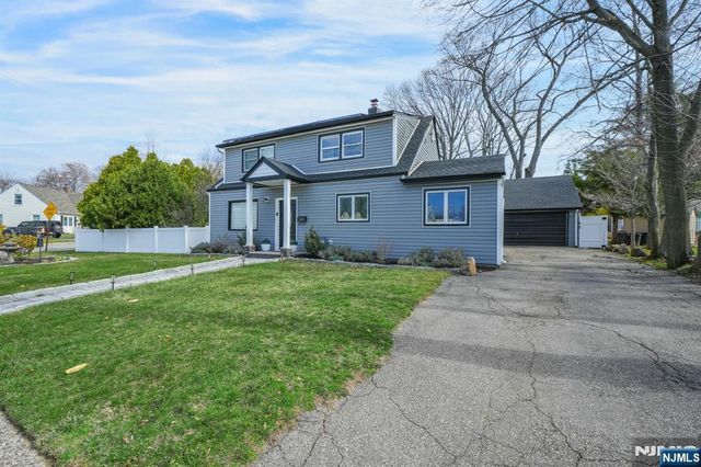 33 Cathy Avenue, Hawthorne, NJ 07506