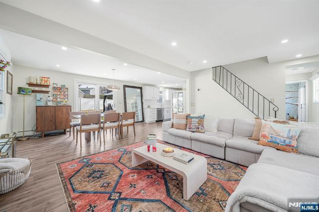 33 Cathy Avenue, Hawthorne, NJ 07506