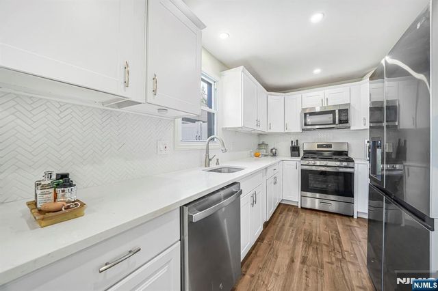 33 Cathy Avenue, Hawthorne, NJ 07506