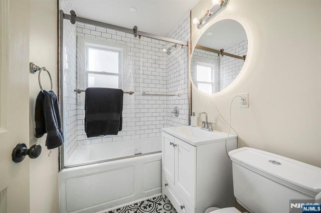 33 Cathy Avenue, Hawthorne, NJ 07506