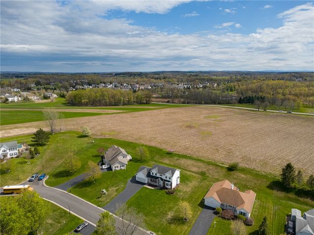 62 Beech Hill Crescent, Henrietta, NY 14534