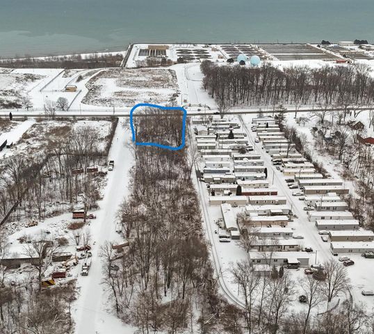 8465 S 5TH AVENUE, Oak Creek, WI 53154