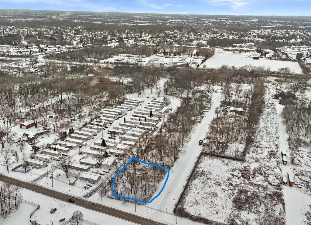 8465 S 5TH AVENUE, Oak Creek, WI 53154