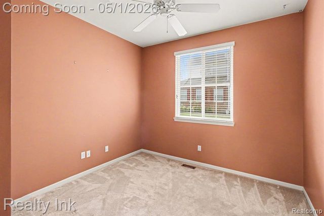 2745 Signature Circle, Pinckney, MI 48169