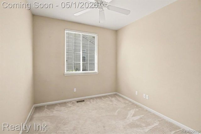 2745 Signature Circle, Pinckney, MI 48169