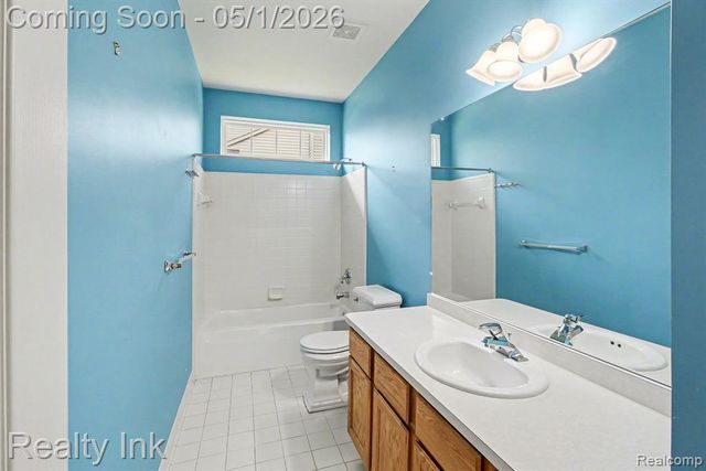 2745 Signature Circle, Pinckney, MI 48169