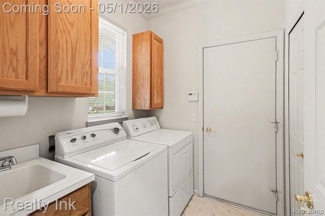 2745 Signature Circle, Pinckney, MI 48169