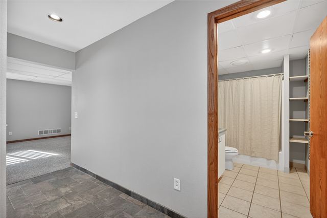 3021 E 29th Street, Des Moines, IA 50317