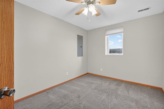 3021 E 29th Street, Des Moines, IA 50317