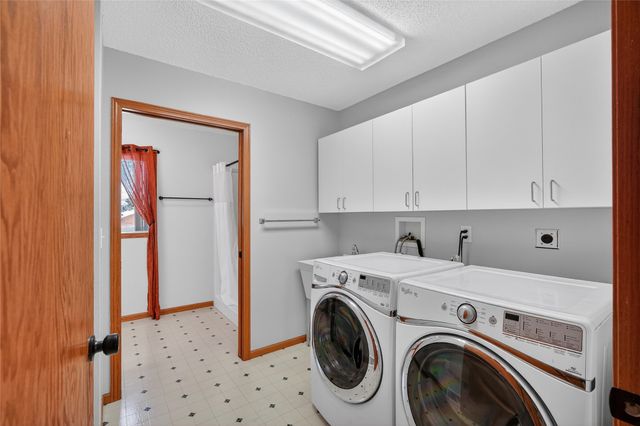 3021 E 29th Street, Des Moines, IA 50317