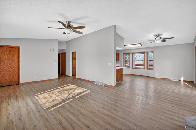 3021 E 29th Street, Des Moines, IA 50317