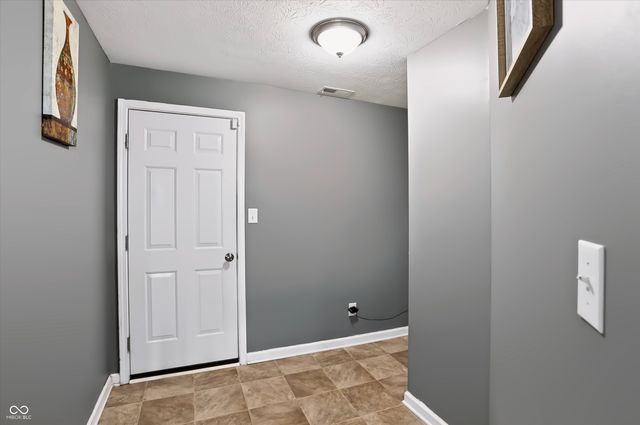 8726 Hornady Drive, Indianapolis, IN 46239