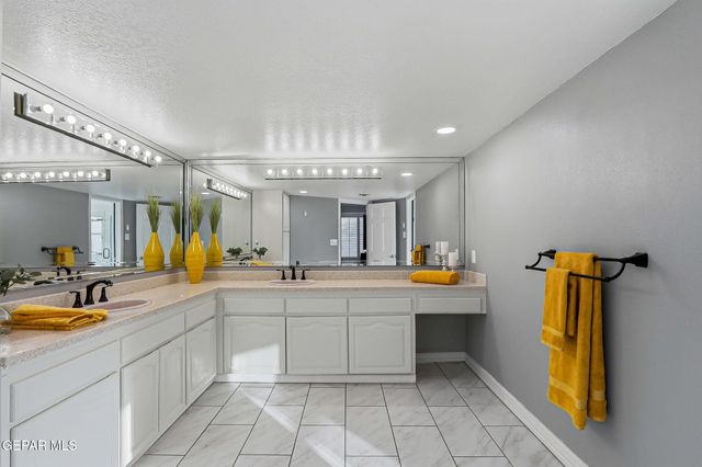 871 VIA ALEGRE Lane, El Paso, TX 79912