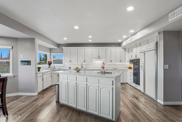871 VIA ALEGRE Lane, El Paso, TX 79912