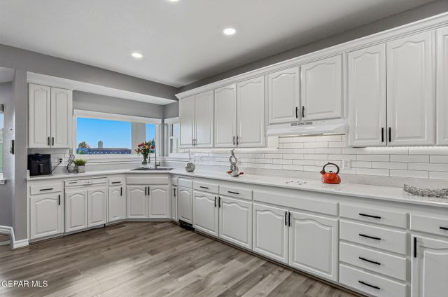 871 VIA ALEGRE Lane, El Paso, TX 79912
