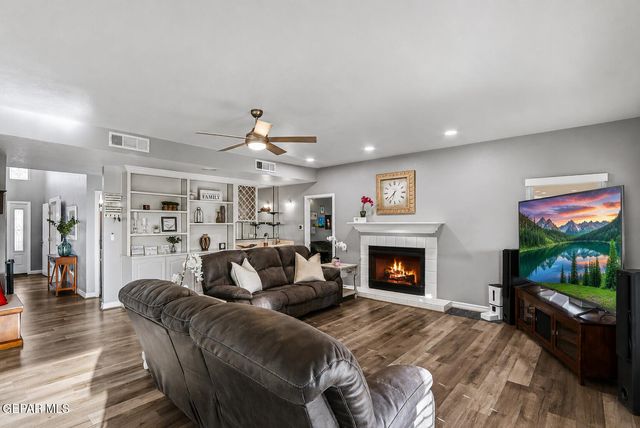 871 VIA ALEGRE Lane, El Paso, TX 79912