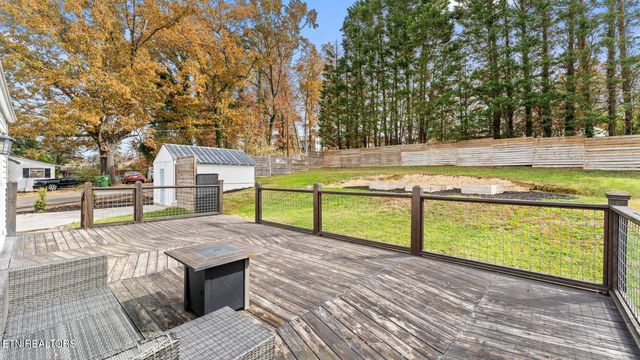 1910 Cureton Ave, Maryville, TN 37804