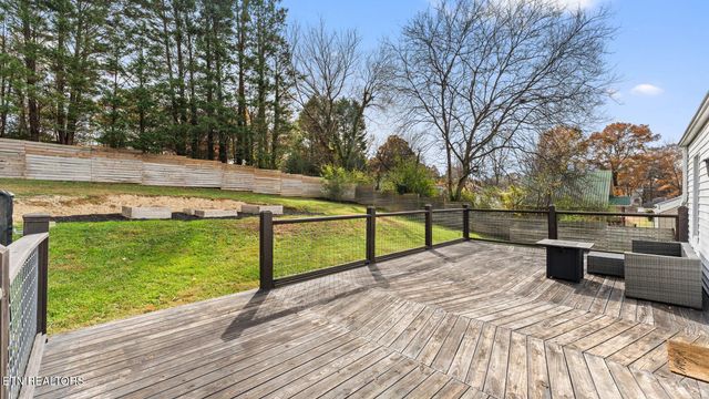 1910 Cureton Ave, Maryville, TN 37804