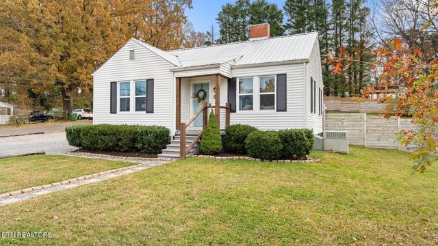 1910 Cureton Ave, Maryville, TN 37804