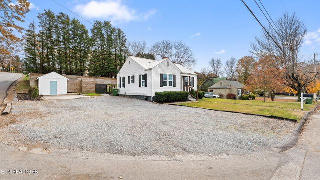 1910 Cureton Ave, Maryville, TN 37804