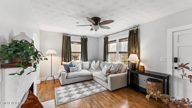 1910 Cureton Ave, Maryville, TN 37804