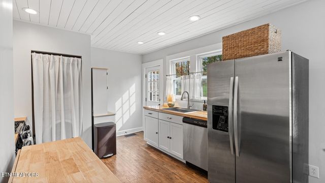 1910 Cureton Ave, Maryville, TN 37804