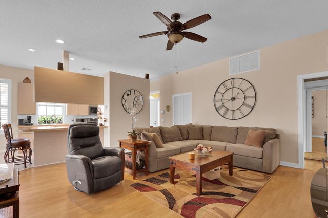 1071 Bedford Avenue, Palm Beach Gardens, FL 33403