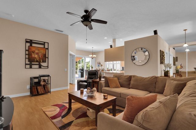 1071 Bedford Avenue, Palm Beach Gardens, FL 33403