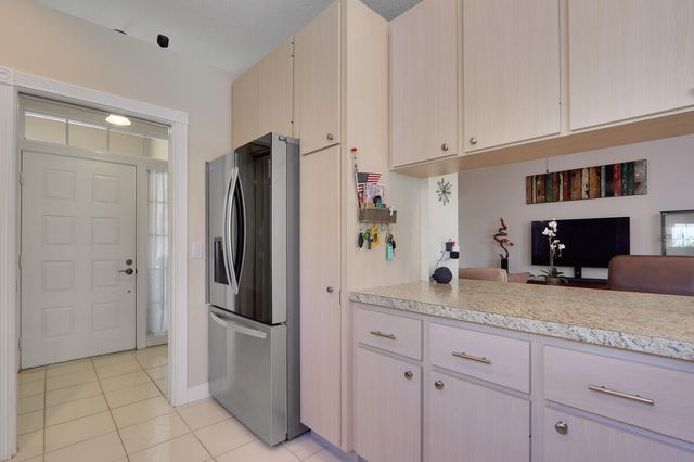 1071 Bedford Avenue, Palm Beach Gardens, FL 33403