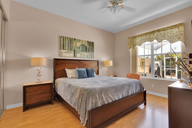 1071 Bedford Avenue, Palm Beach Gardens, FL 33403