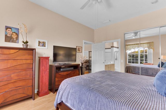 1071 Bedford Avenue, Palm Beach Gardens, FL 33403