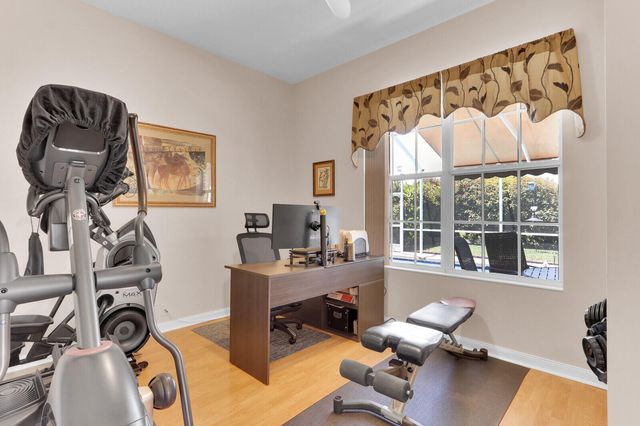 1071 Bedford Avenue, Palm Beach Gardens, FL 33403