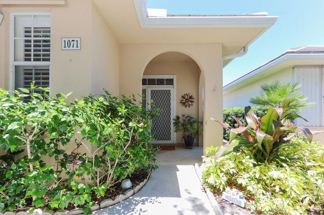 1071 Bedford Avenue, Palm Beach Gardens, FL 33403