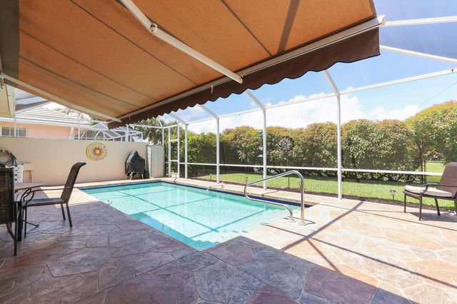 1071 Bedford Avenue, Palm Beach Gardens, FL 33403