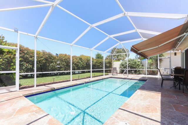 1071 Bedford Avenue, Palm Beach Gardens, FL 33403